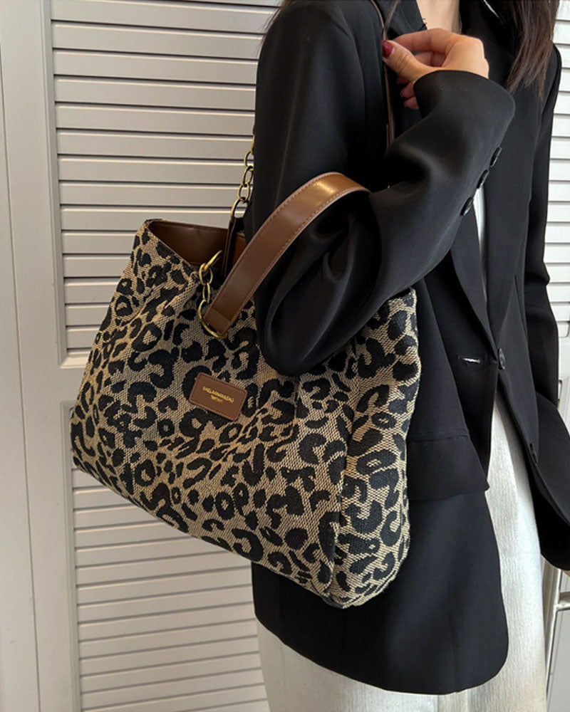 Bolso de hombro con estampado de leopardo