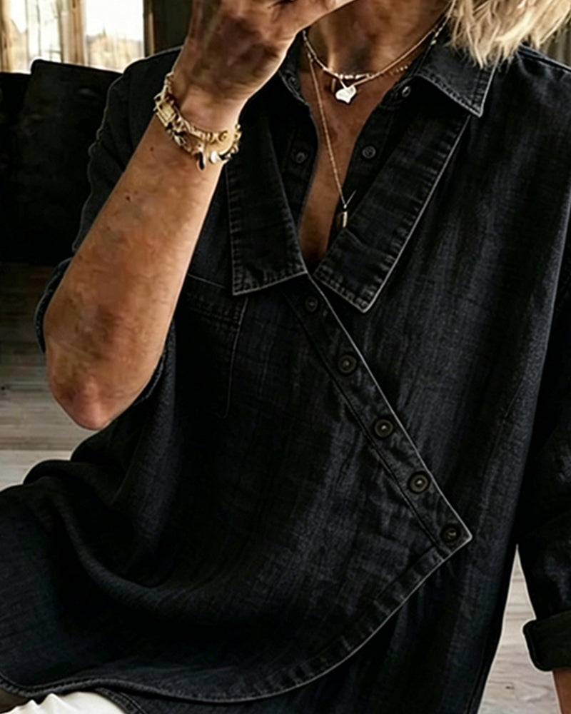 Long-sleeved plain blouse with a collar and diagonal buttons