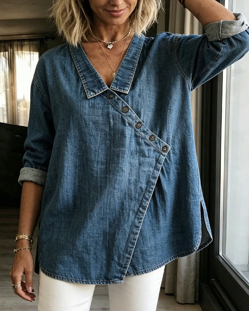 Long-sleeved plain blouse with a collar and diagonal buttons