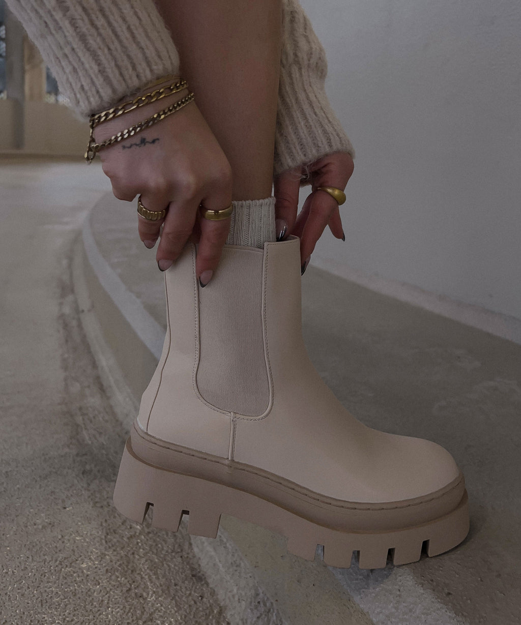 Nora | Botines Chelsea Cortos Beige