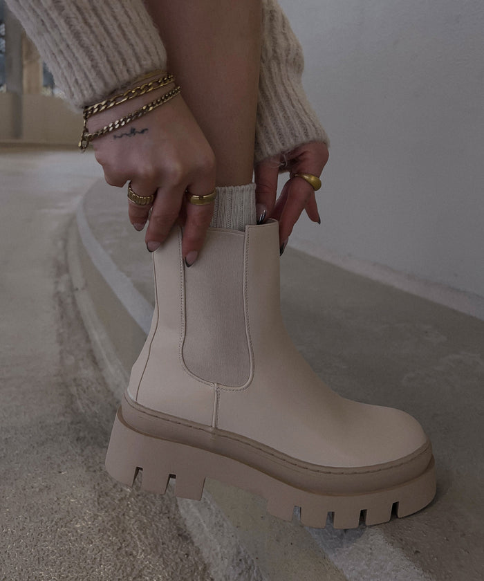Nora | Botines Chelsea Cortos Beige