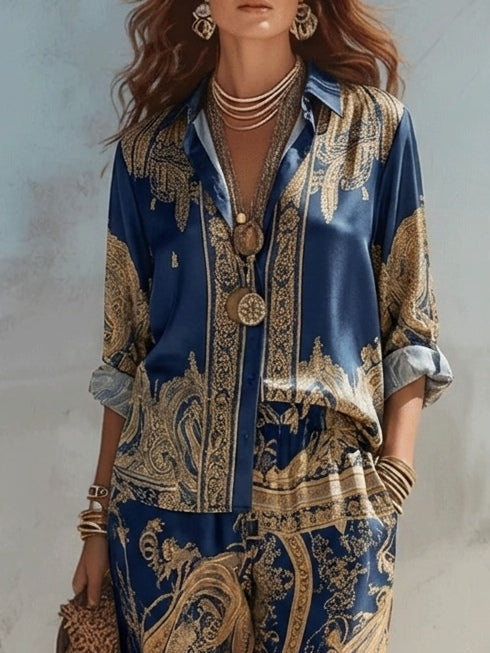 Silvia | Conjunto de Dos Piezas Azul Marino con Estampado Barroco Dorado