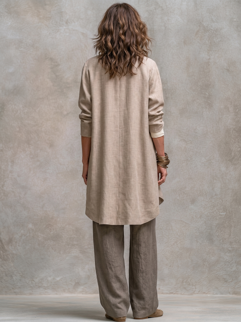 Laura | Conjunto de Tres Piezas con Chaqueta Larga, Top y Pantalón Ancho