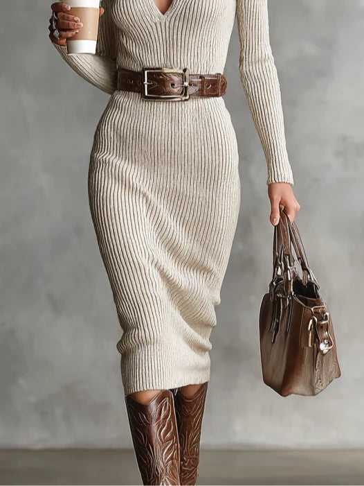 Delfina | Vestido Midi de Punto Entallado con Medio Cuello Alto, Escote en V, Manga Larga y Cinturón