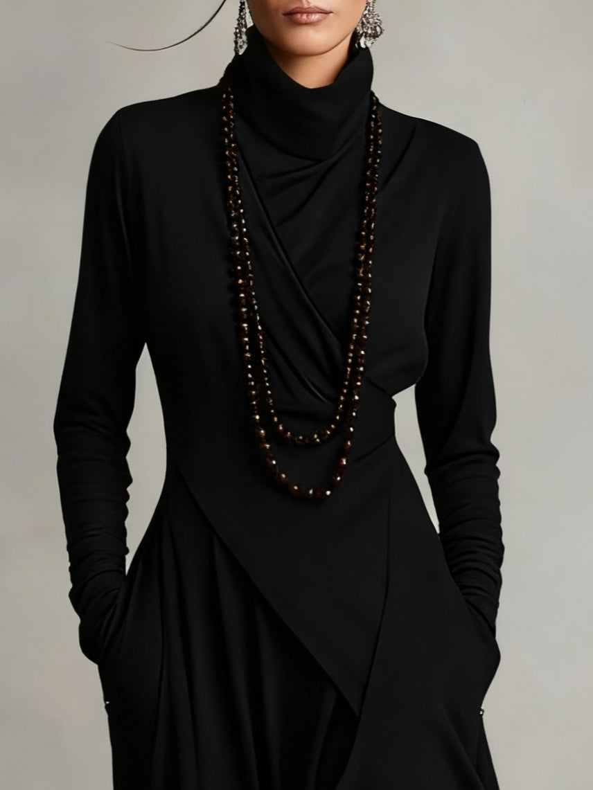 Irene | Vestido Plisado Asimétrico de Cuello Alto