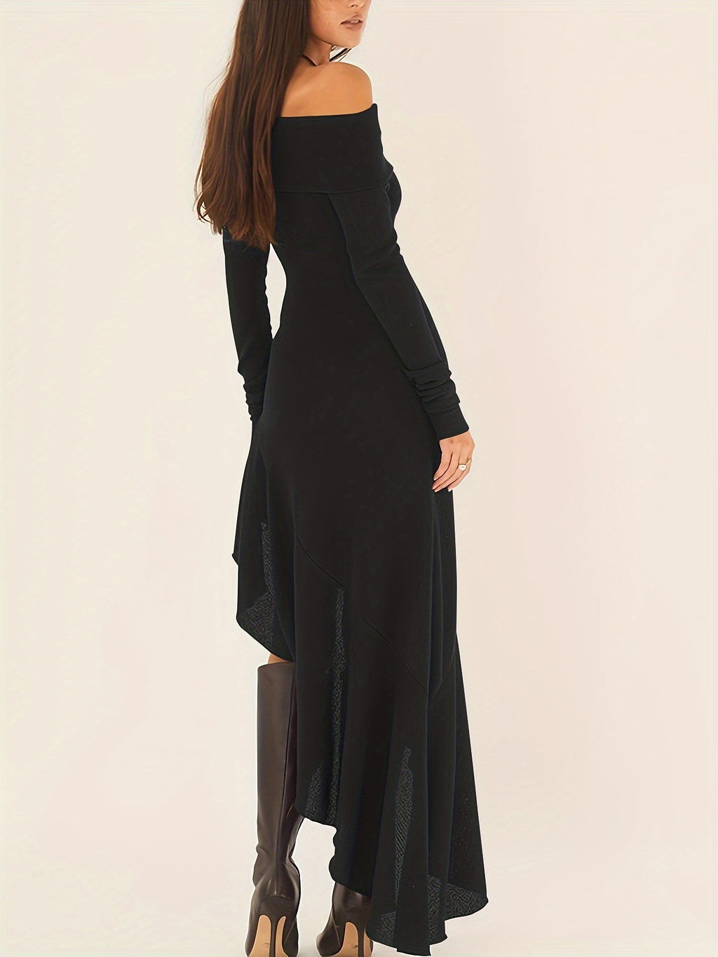 Sonia | Vestido Ajustado de Hombros Descubiertos con Volantes