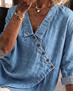 Long-sleeved plain blouse with a collar and diagonal buttons