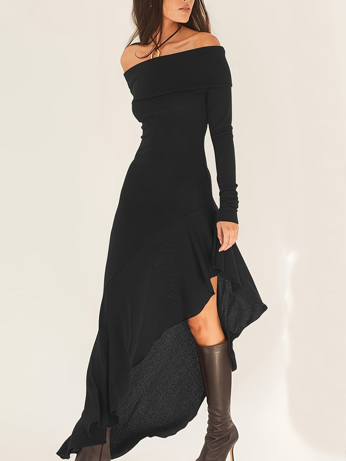Sonia | Vestido Ajustado de Hombros Descubiertos con Volantes