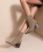 Nela | Botines de Tacón Medio Topo